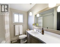 1323 Queen's Boulevard, Kitchener, ON N2M1C6 Photo 29