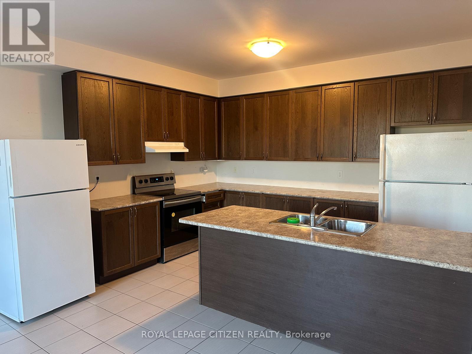 2569 Snow Knight Drive, Oshawa, ON photo 4