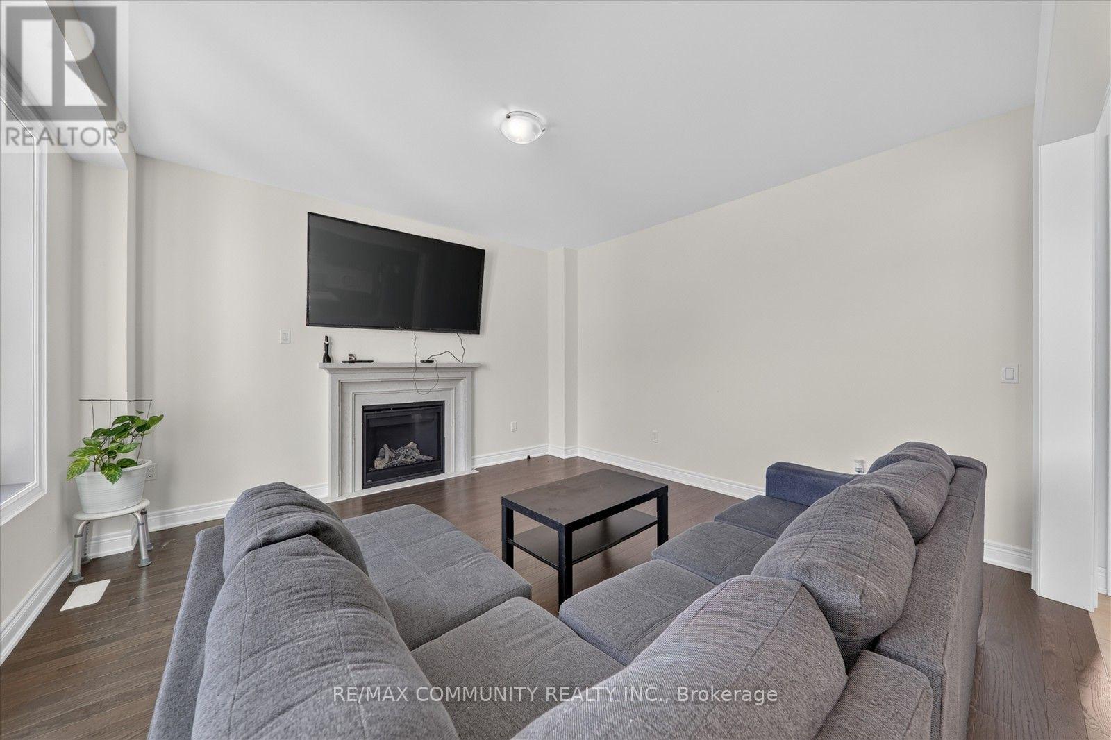 19 ROGERSON STREET - 20
