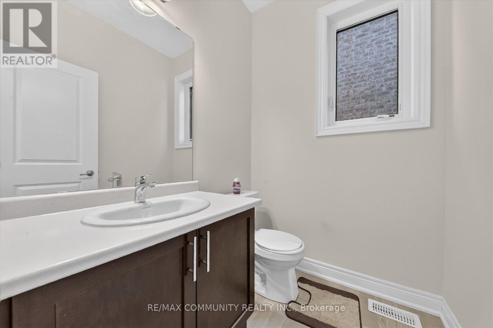 19 Rogerson Street, Clarington, ON photo 7