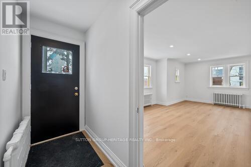 860 Simcoe Street North, Oshawa, ON photo 1