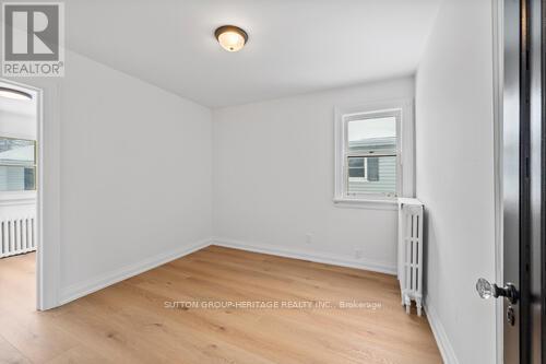 860 Simcoe Street North, Oshawa, ON photo 10