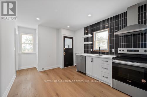 860 Simcoe Street North, Oshawa, ON photo 7