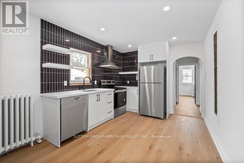 860 Simcoe Street North, Oshawa, ON photo 8