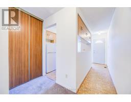 Living room - 73 Spring Forest Square, Toronto, ON M1S4X3 Photo 8