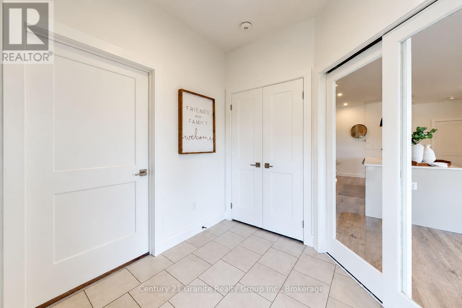 9 Highland Gate photo 4