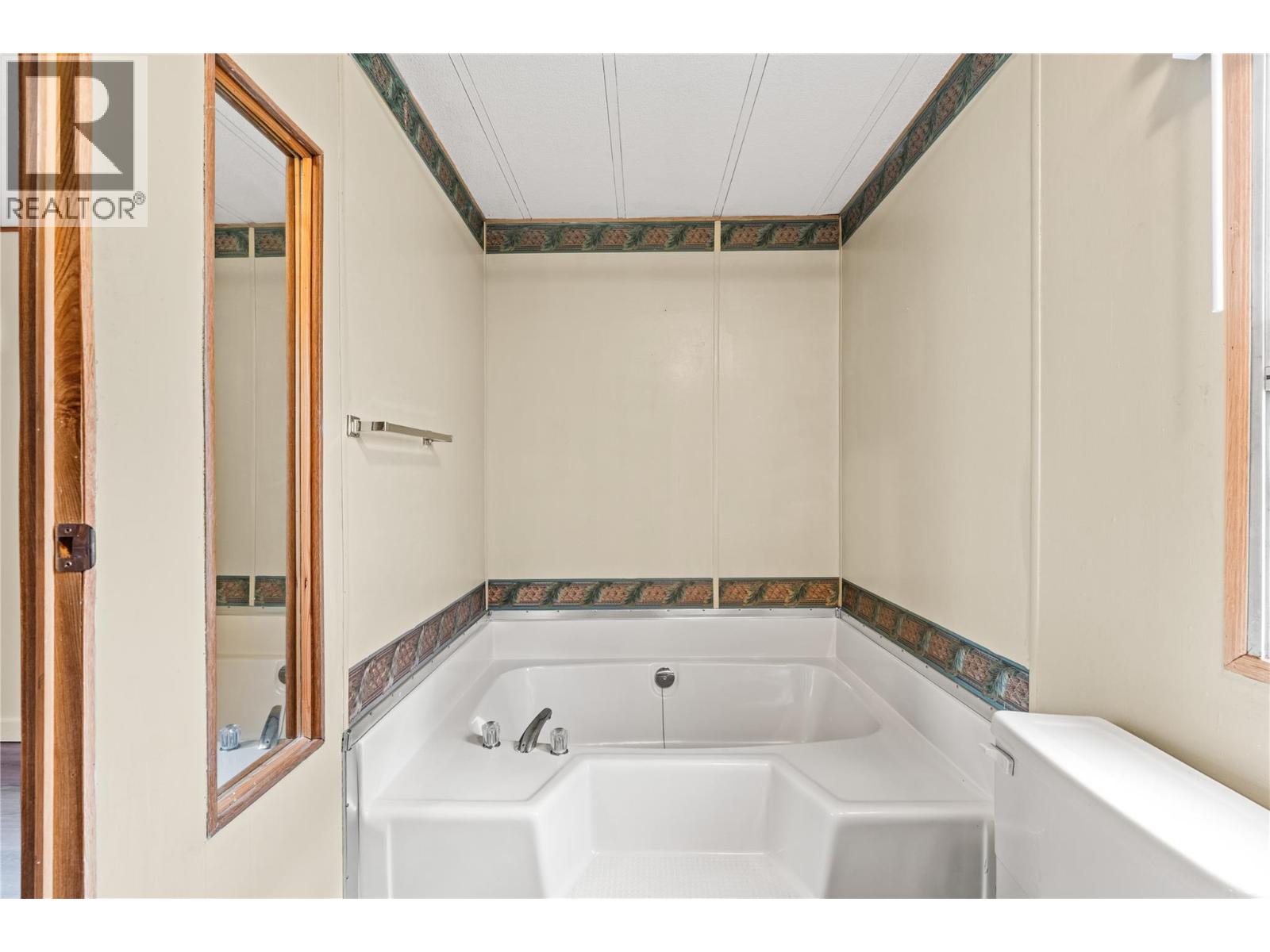 #6A 15401 Kalamalka Road - 41