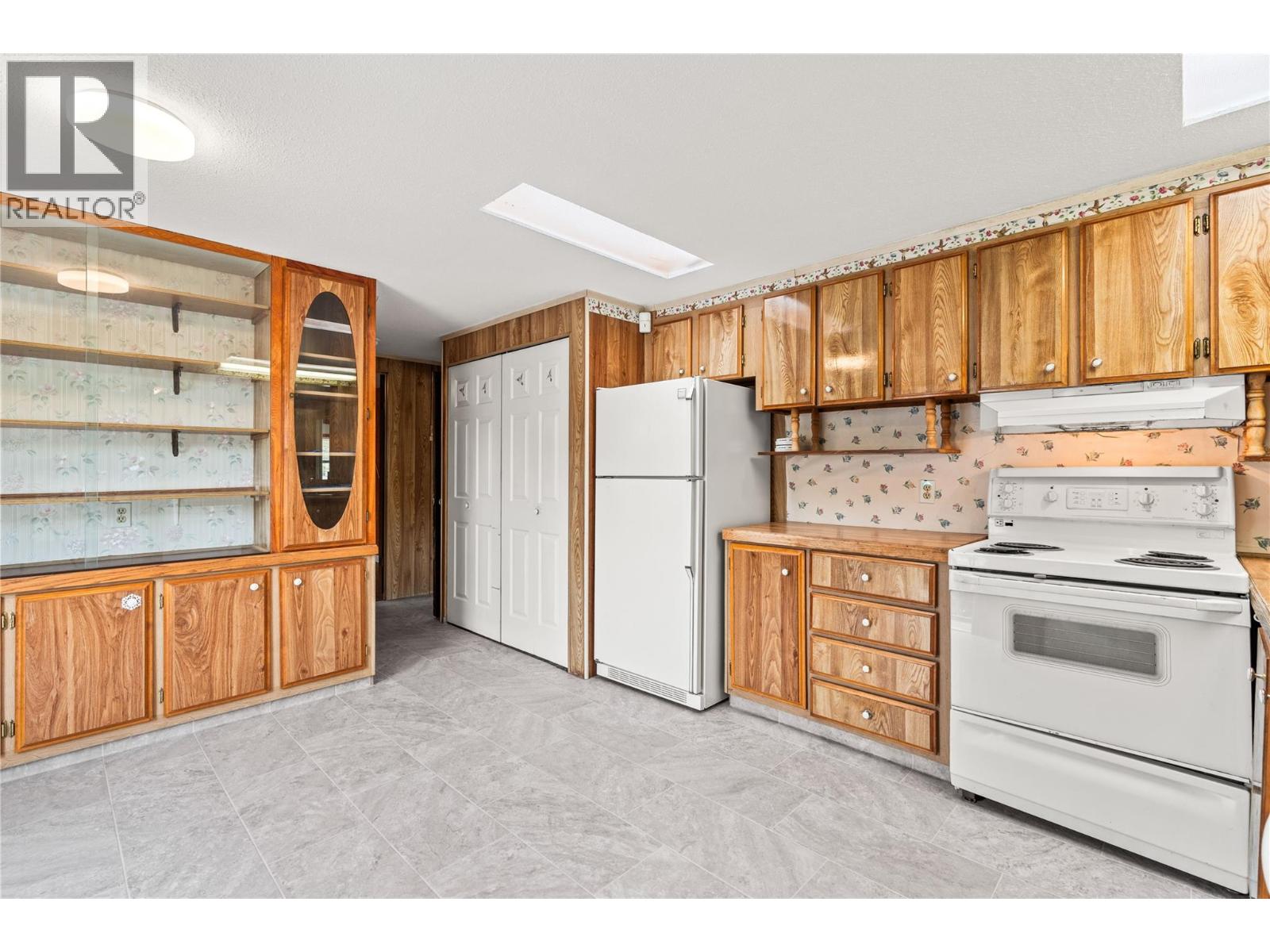 #6A 15401 Kalamalka Road - 28
