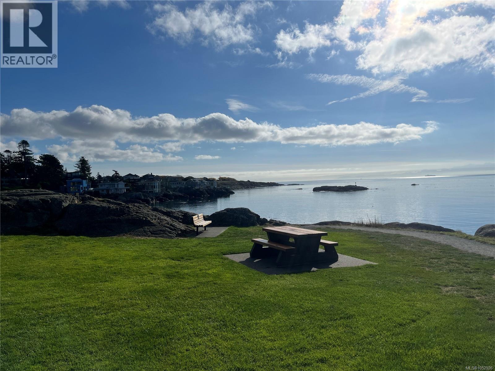 907 622 Admirals Road, Esquimalt