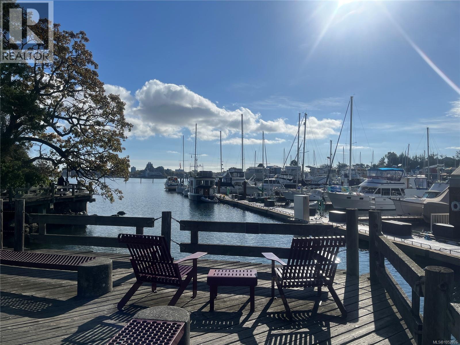 907 622 Admirals Road, Esquimalt