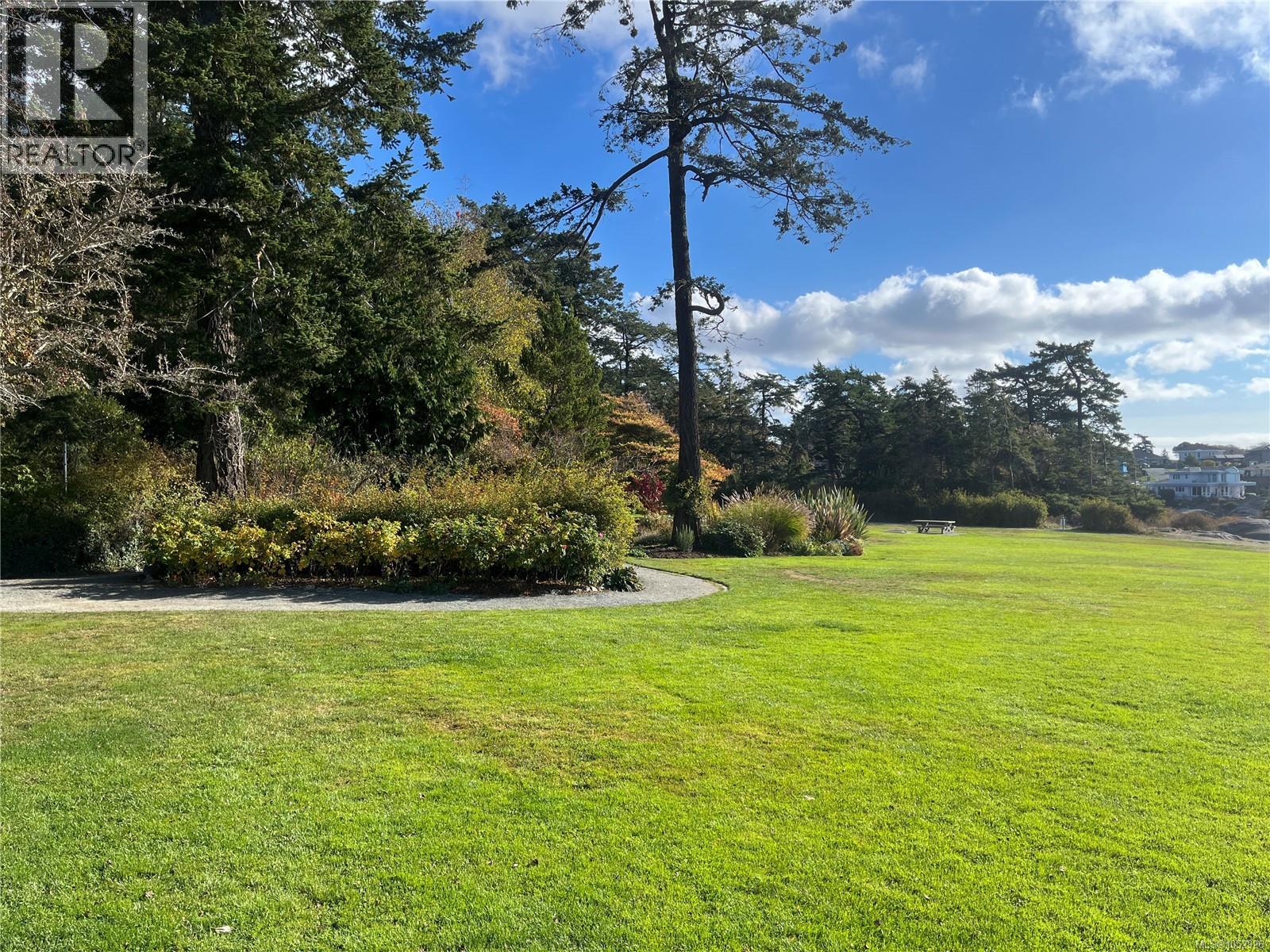 907 622 Admirals Road, Esquimalt