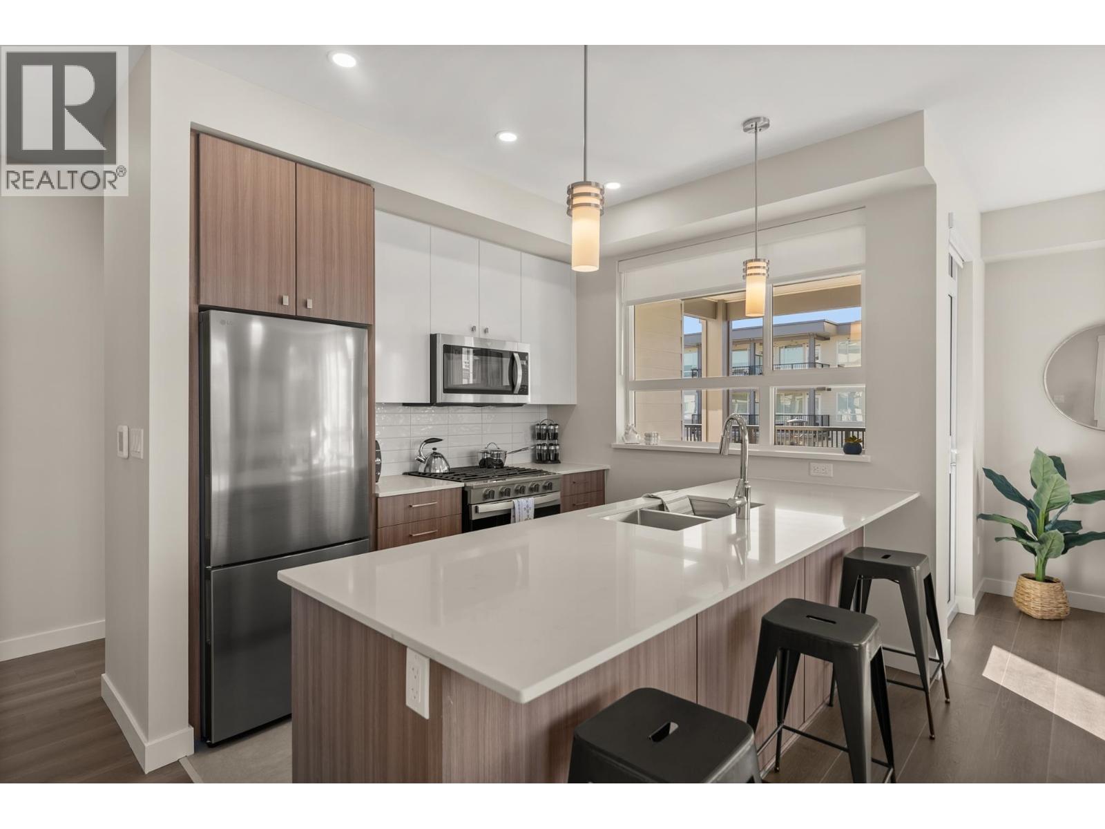 Photo of 414 23222 GILLEY ROAD 10