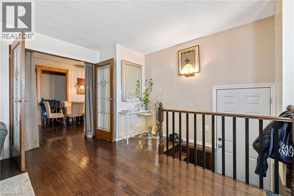 490 QUEEN VICTORIA Drive - 9