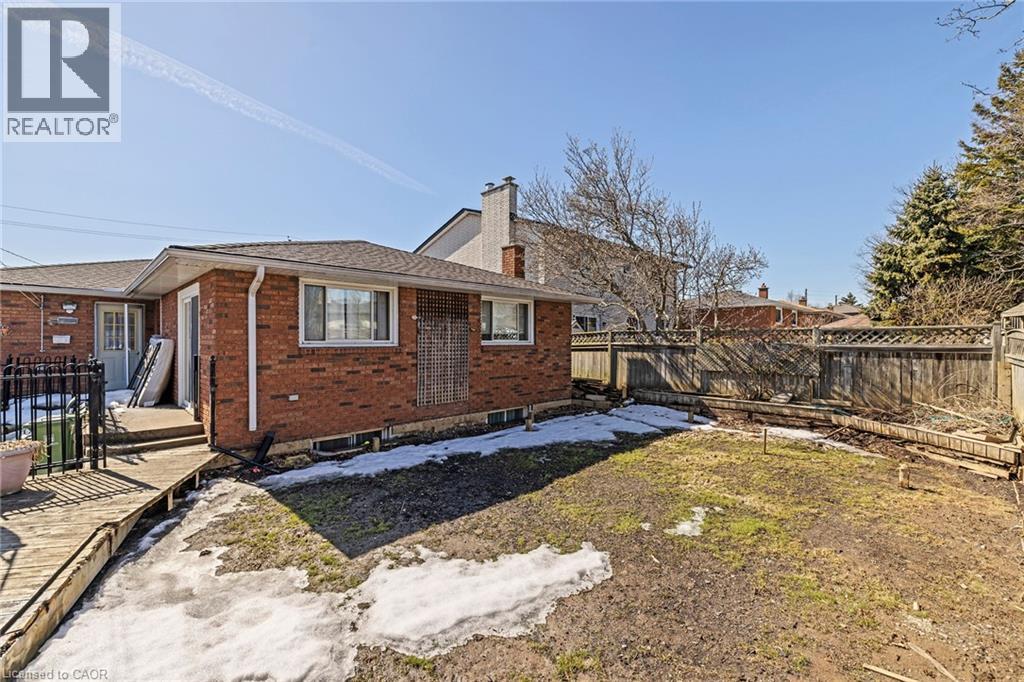 490 QUEEN VICTORIA Drive - 13