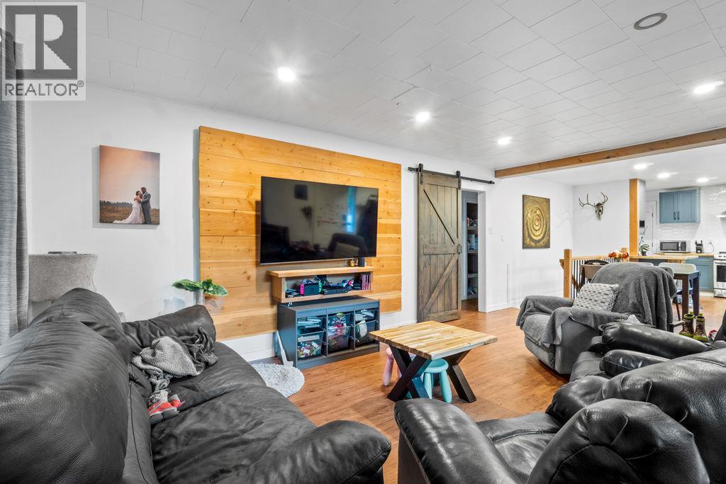 506 1st Avenue NW - 8
