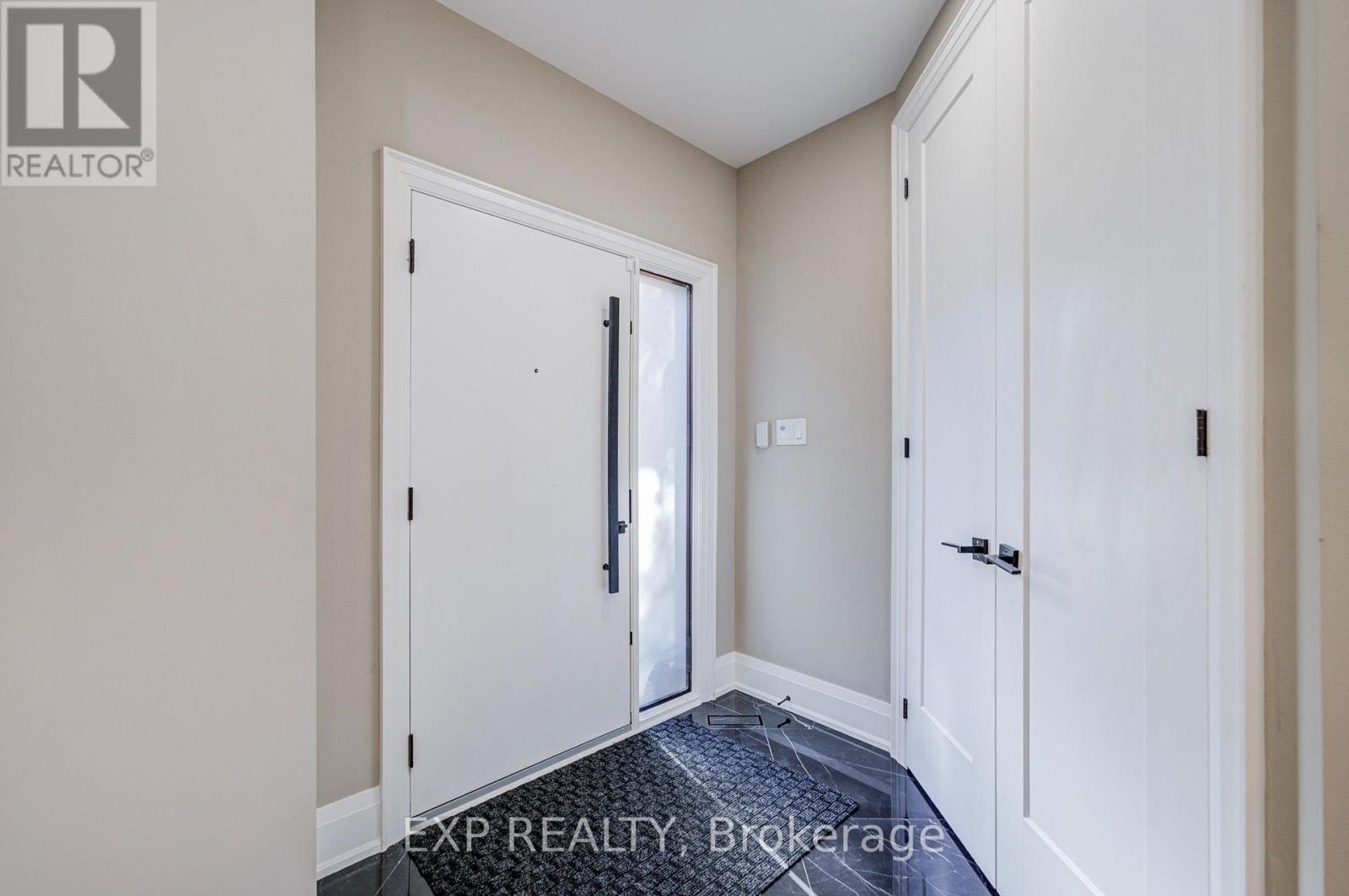 779 Mclaren Street, Newmarket, ON photo 3