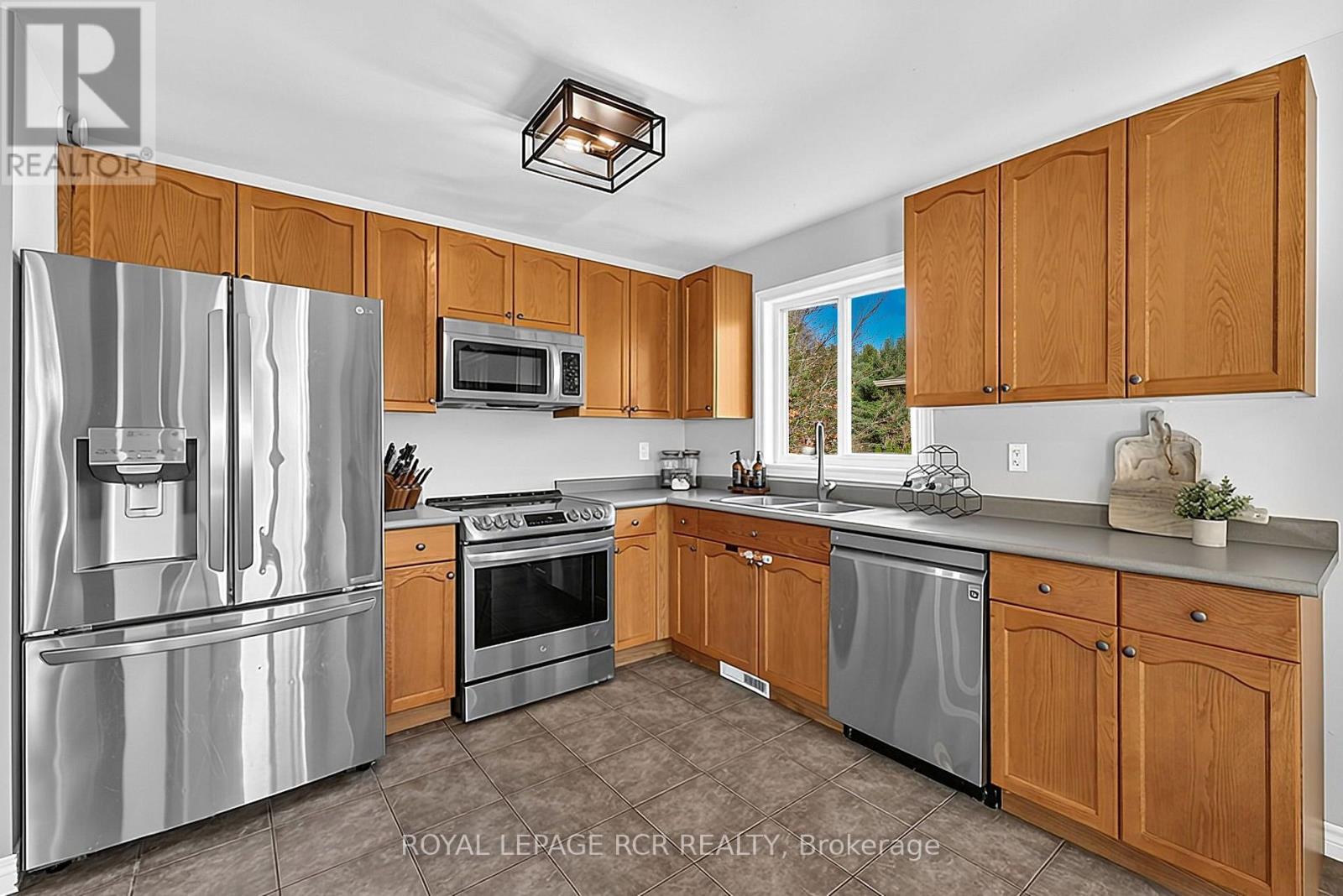 22 Rosewood Drive, Adjala-Tosorontio photo 16