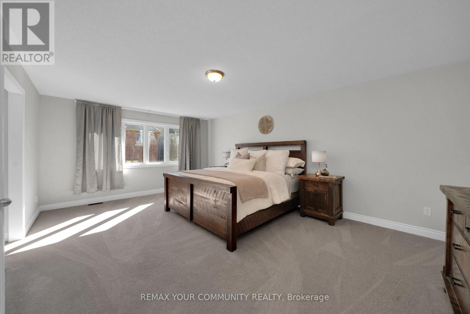 1042 Wilbur Pipher Circle, Newmarket, ON photo 20
