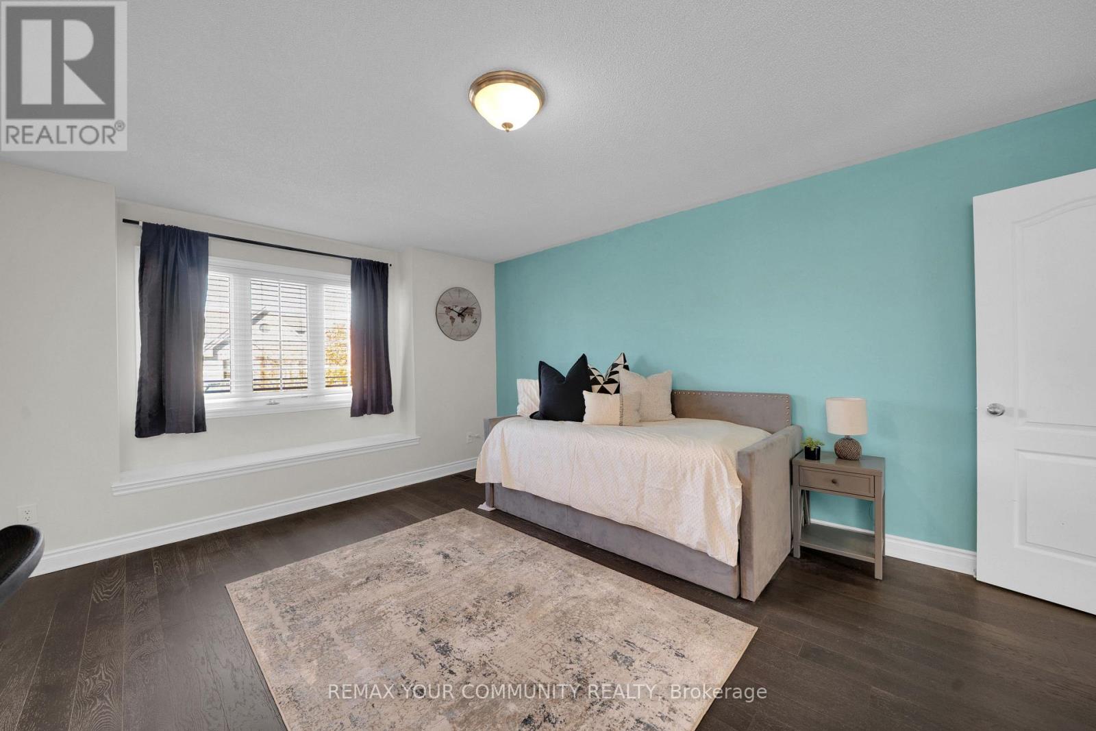 1042 Wilbur Pipher Circle, Newmarket, ON photo 24
