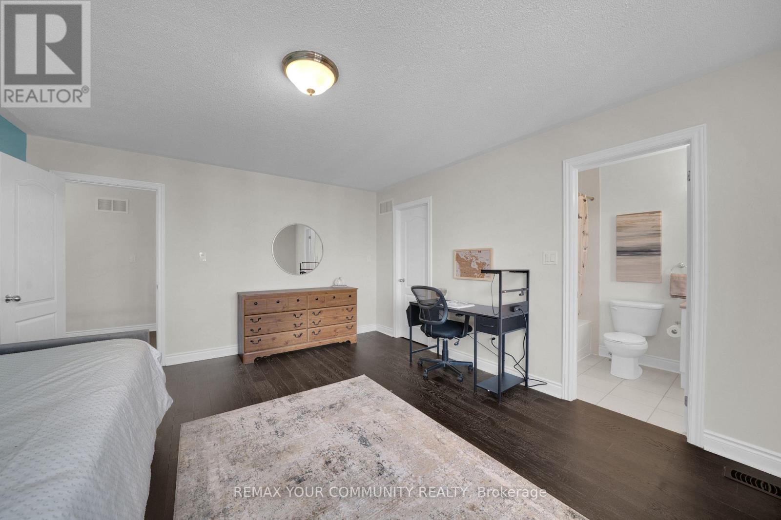 1042 Wilbur Pipher Circle, Newmarket, ON photo 25