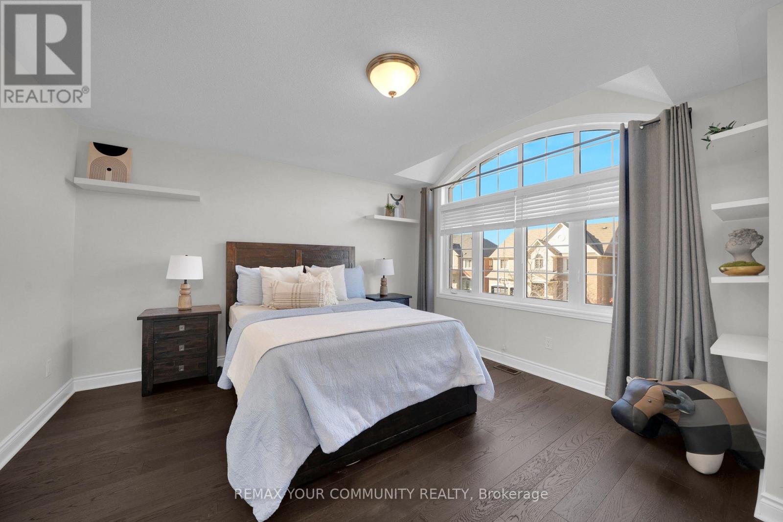 1042 Wilbur Pipher Circle, Newmarket, ON photo 30