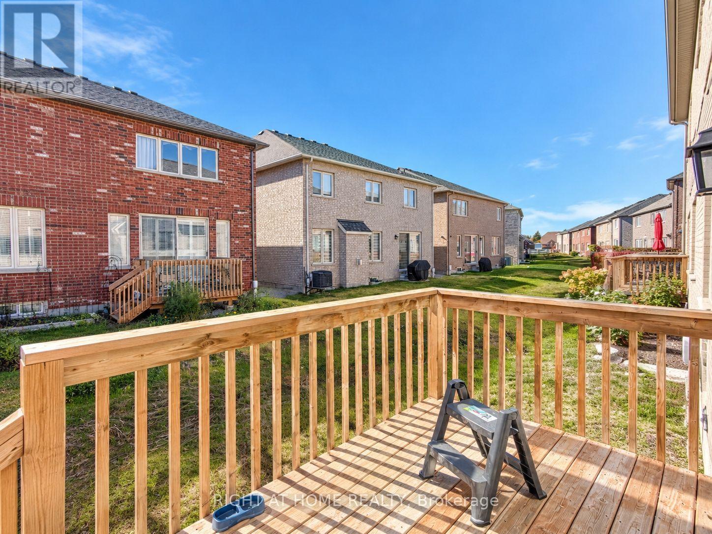 23 Bruce Welch Avenue, Georgina, ON photo 18