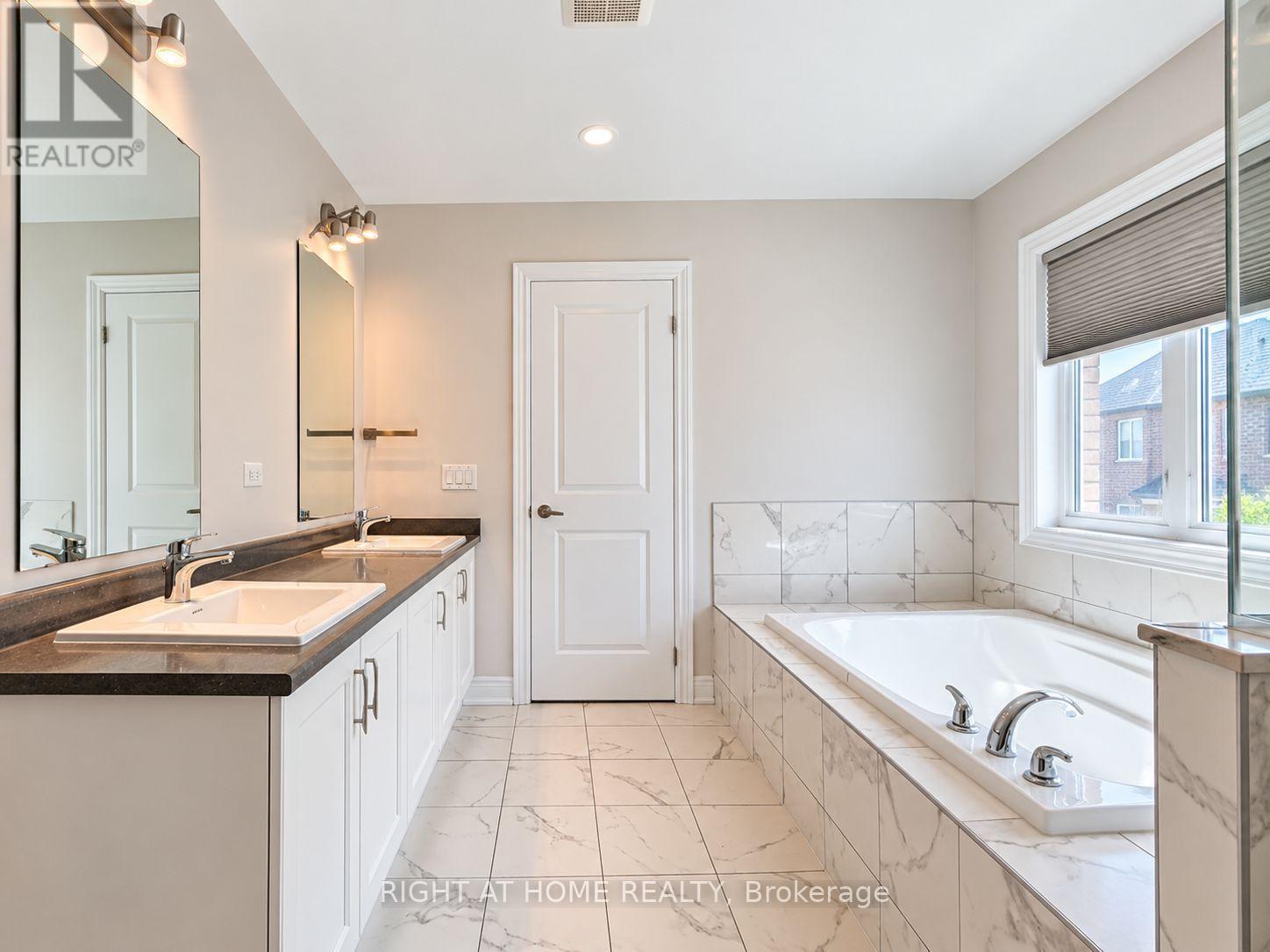 23 Bruce Welch Avenue, Georgina, ON photo 25