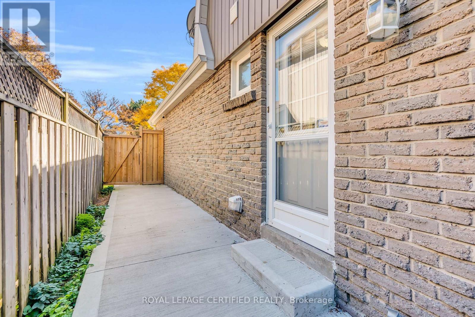 22 Madelaine Crescent, Brampton, ON photo 40