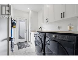 42 Woolton Crescent, Toronto, ON M6M4K9 Photo 16