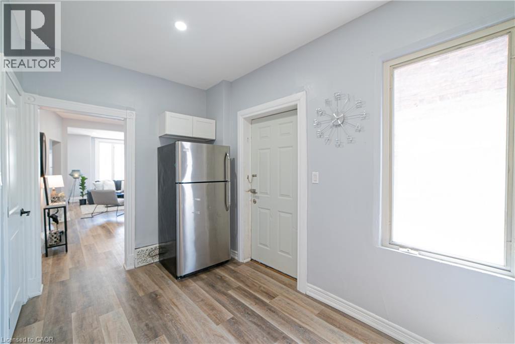 17 KINRADE Avenue, Hamilton — photo 10