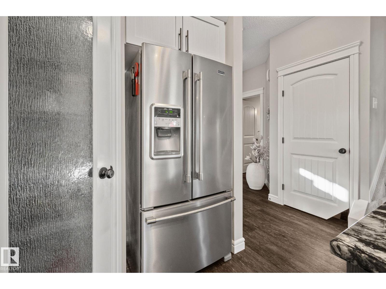 25 MCLEAN CO, Leduc — photo 10