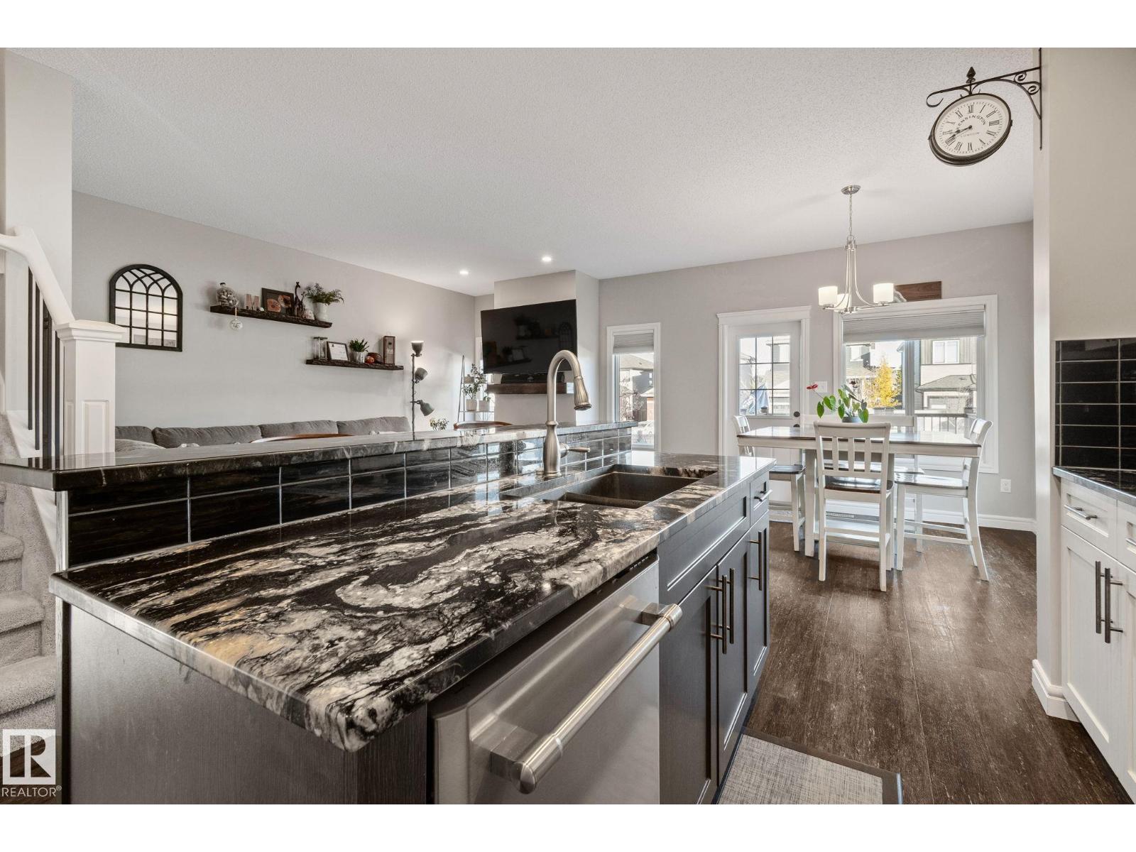 25 MCLEAN CO, Leduc — photo 9