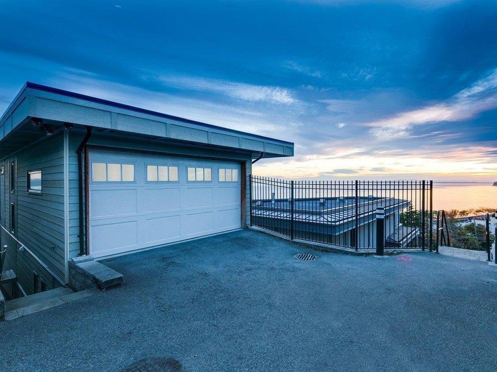 15061 VICTORIA AVENUE, White Rock - Image 1
