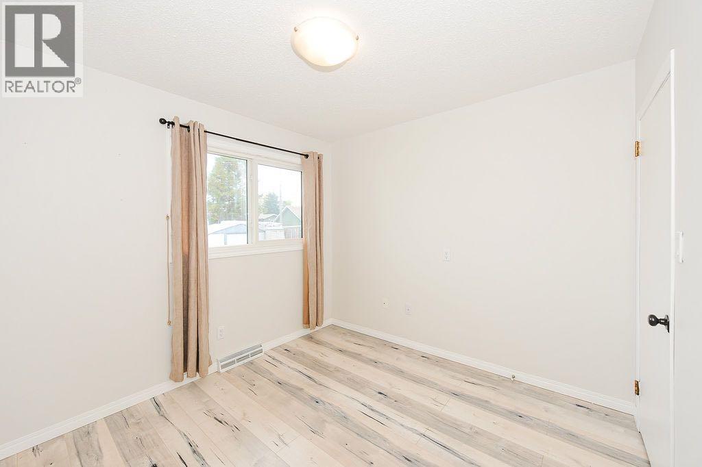 5117 49 Street, Daysland — photo 23