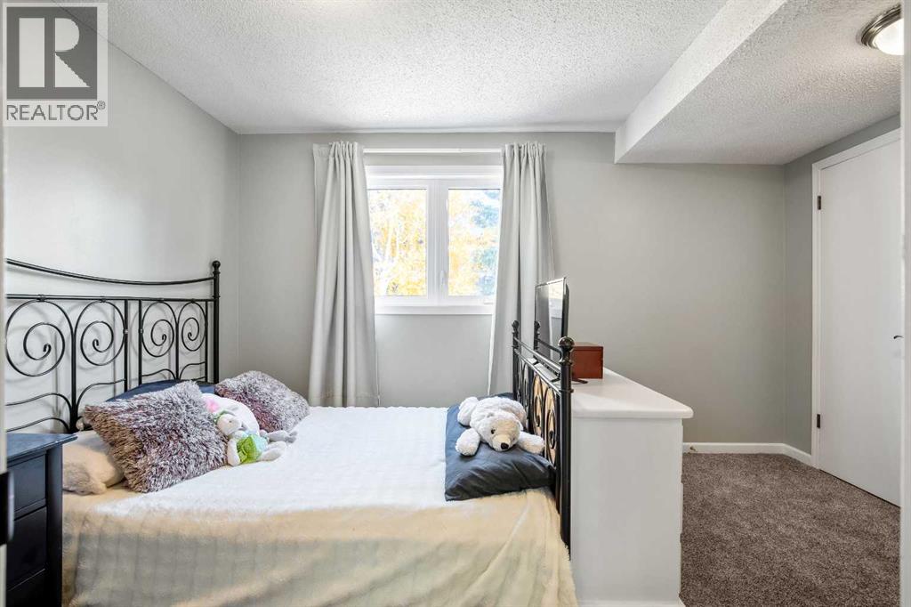 71 Strathclair Rise SW, Calgary — photo 22