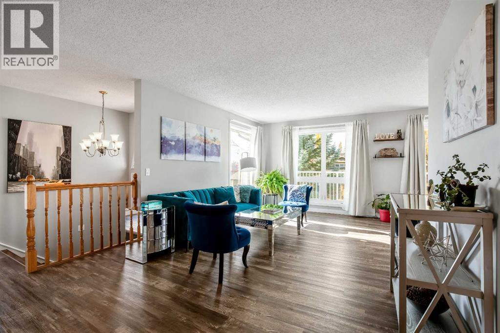 71 Strathclair Rise SW, Calgary — photo 4
