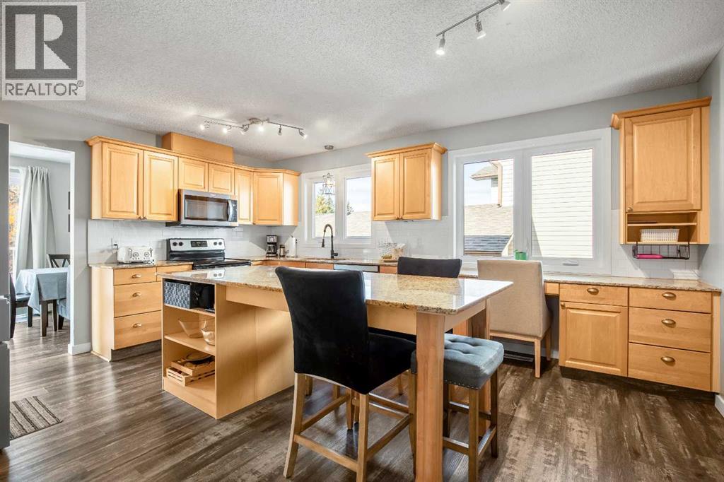 71 Strathclair Rise SW, Calgary — photo 8