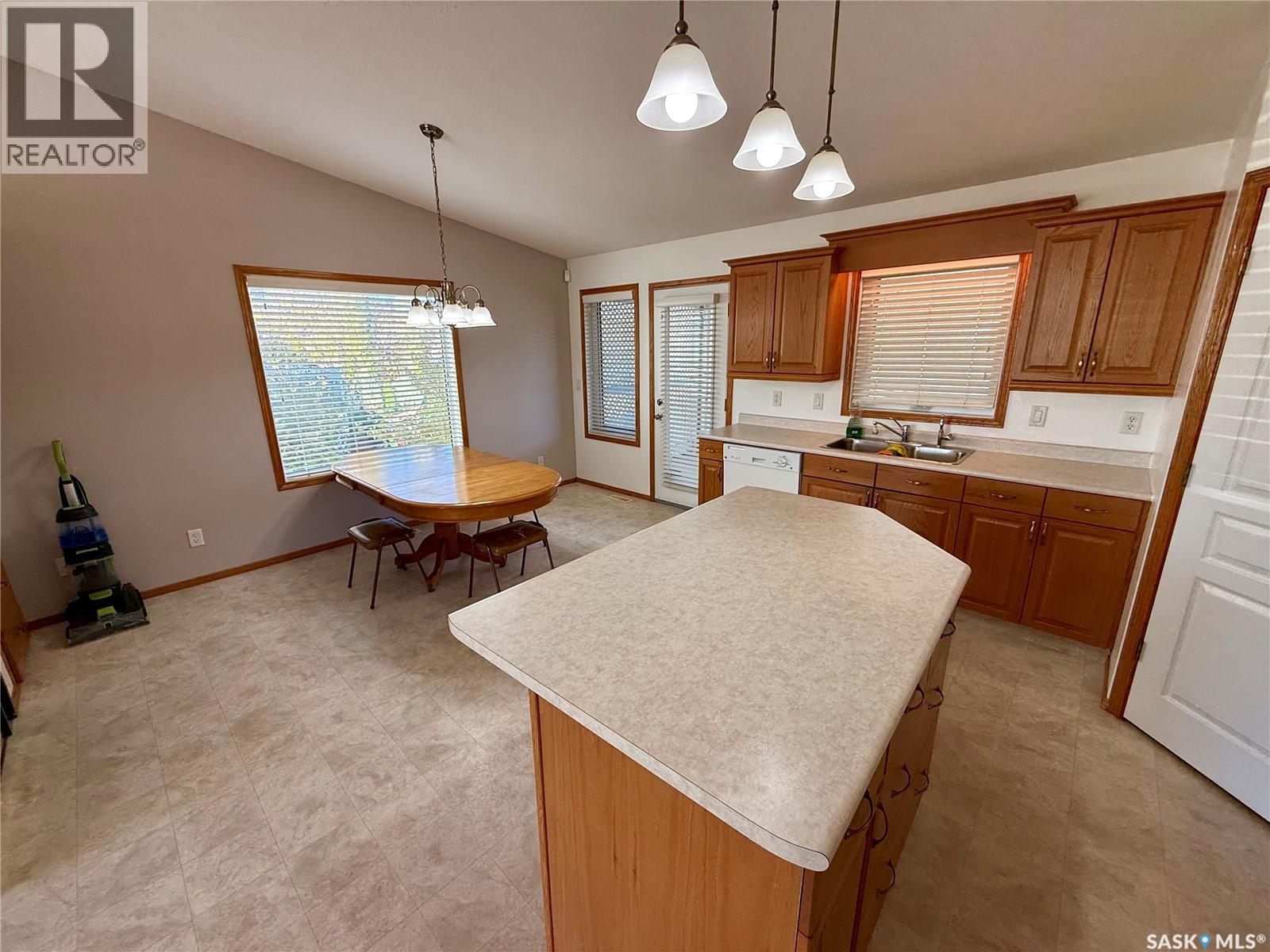 3512 Bishop CRESCENT E, Regina — photo 4
