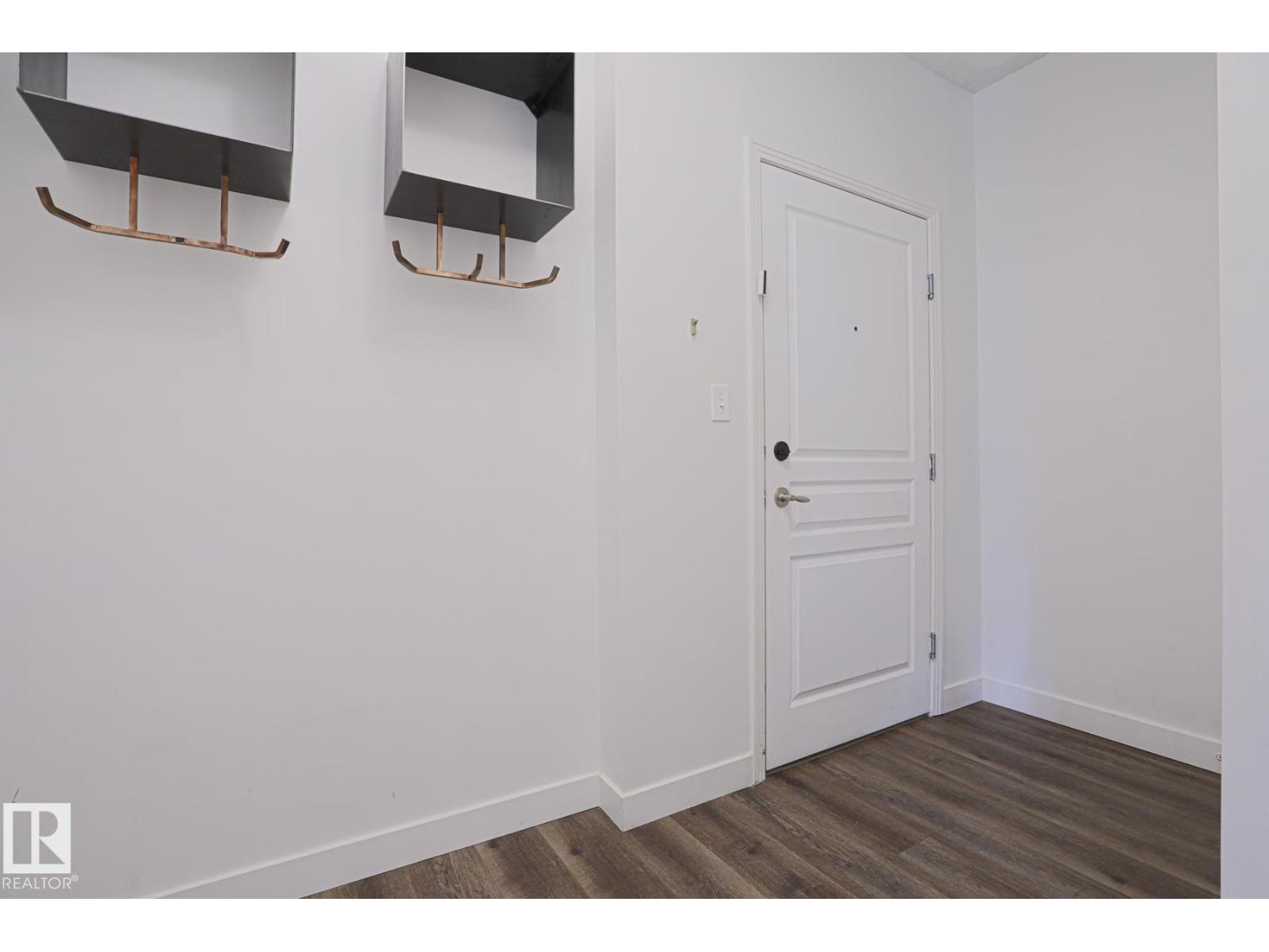 #111 2035 GRANTHAM CO NW, Edmonton — photo 2