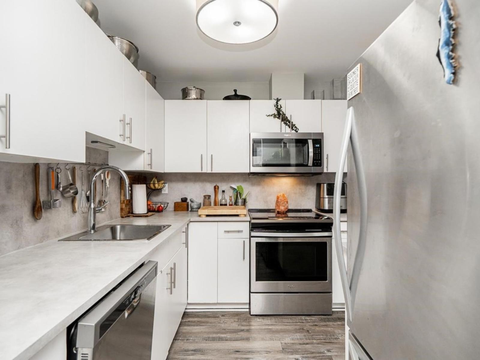 Photo of 104 15991 THRIFT AVENUE 10