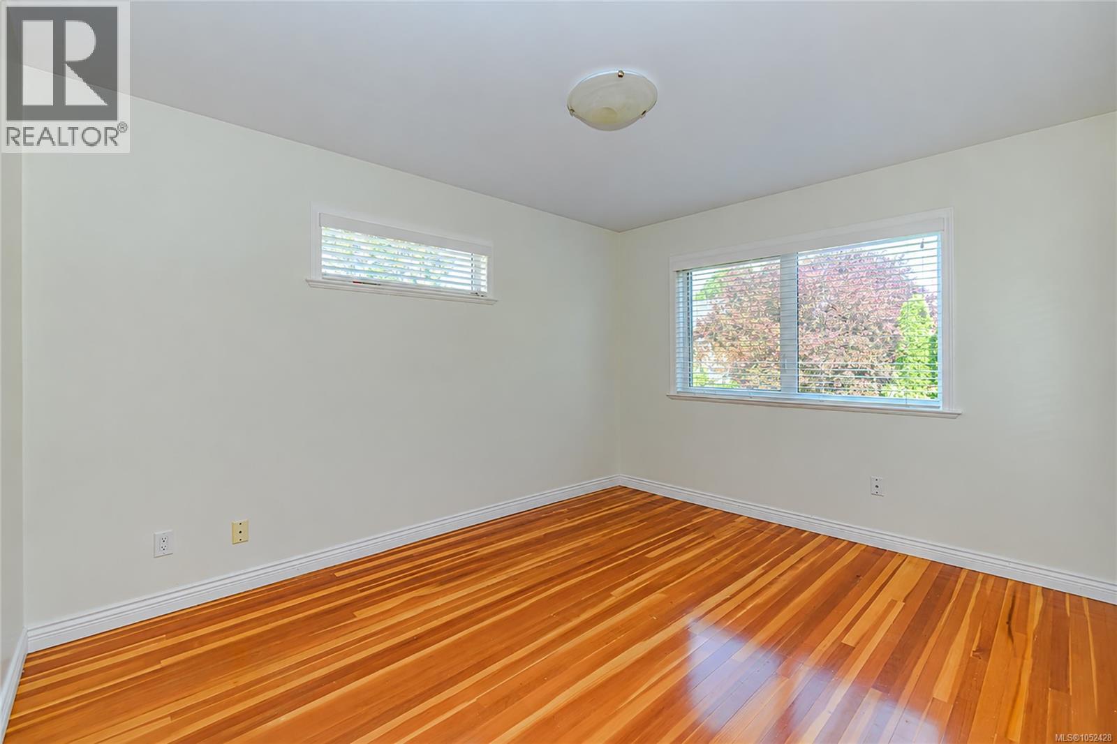 129 Moss St, Victoria - Image 1