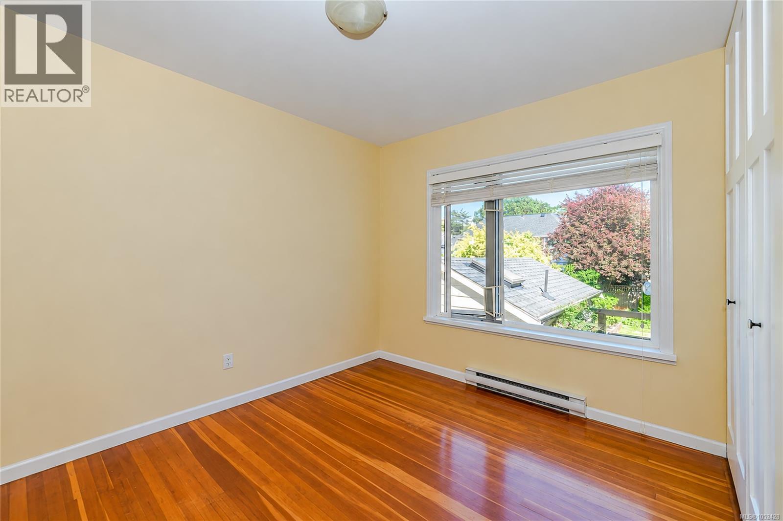129 Moss St, Victoria - Image 1