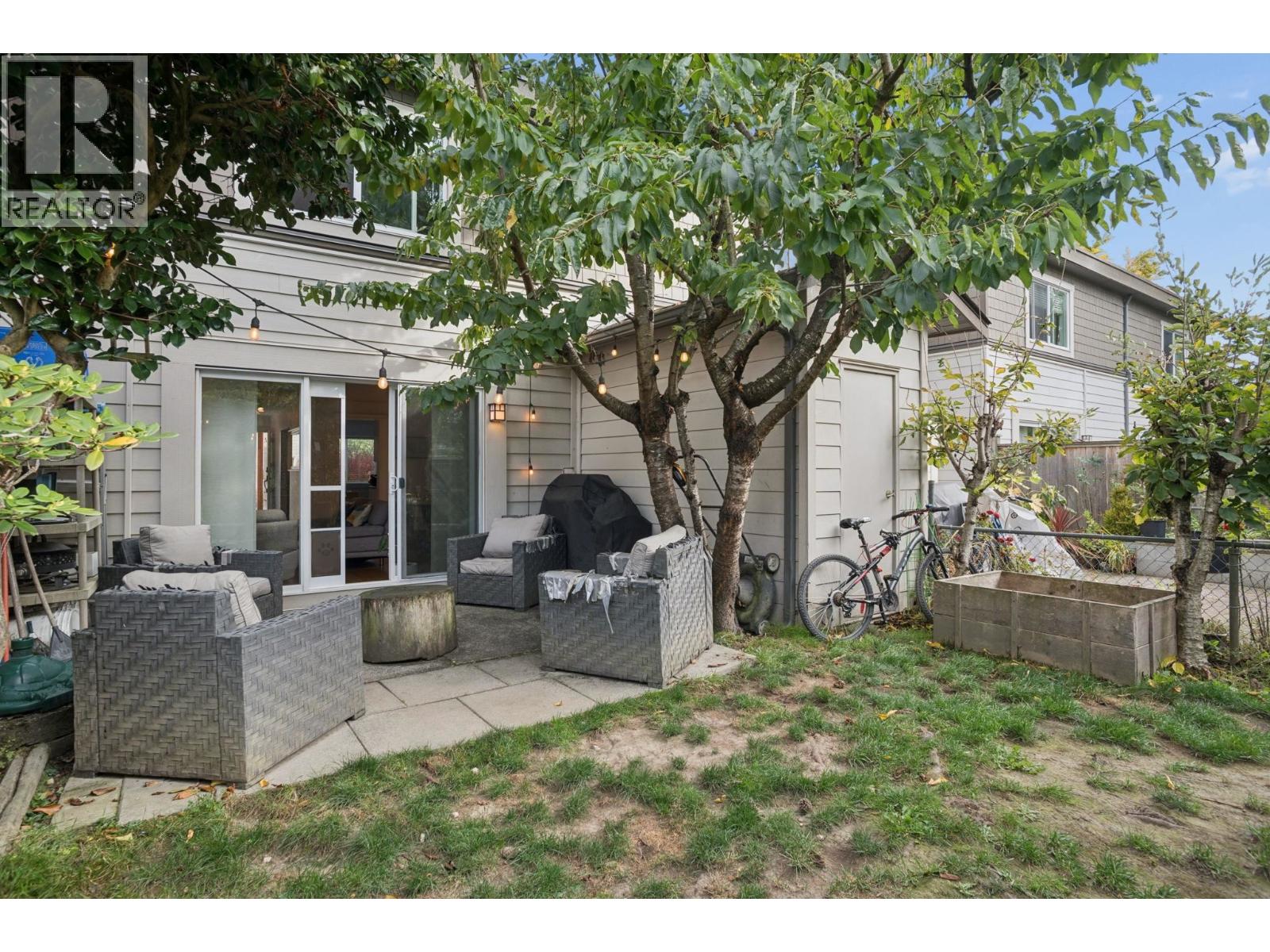 Photo of 4 3051 SPRINGFIELD DRIVE 30