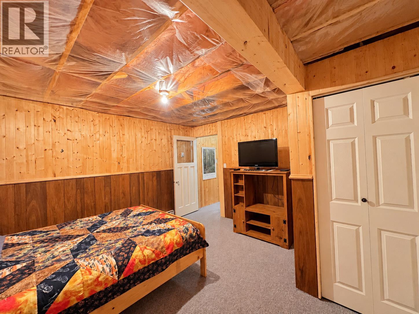 4892 Ogilvey Avenue, Fairmont Hot Springs - Image 1