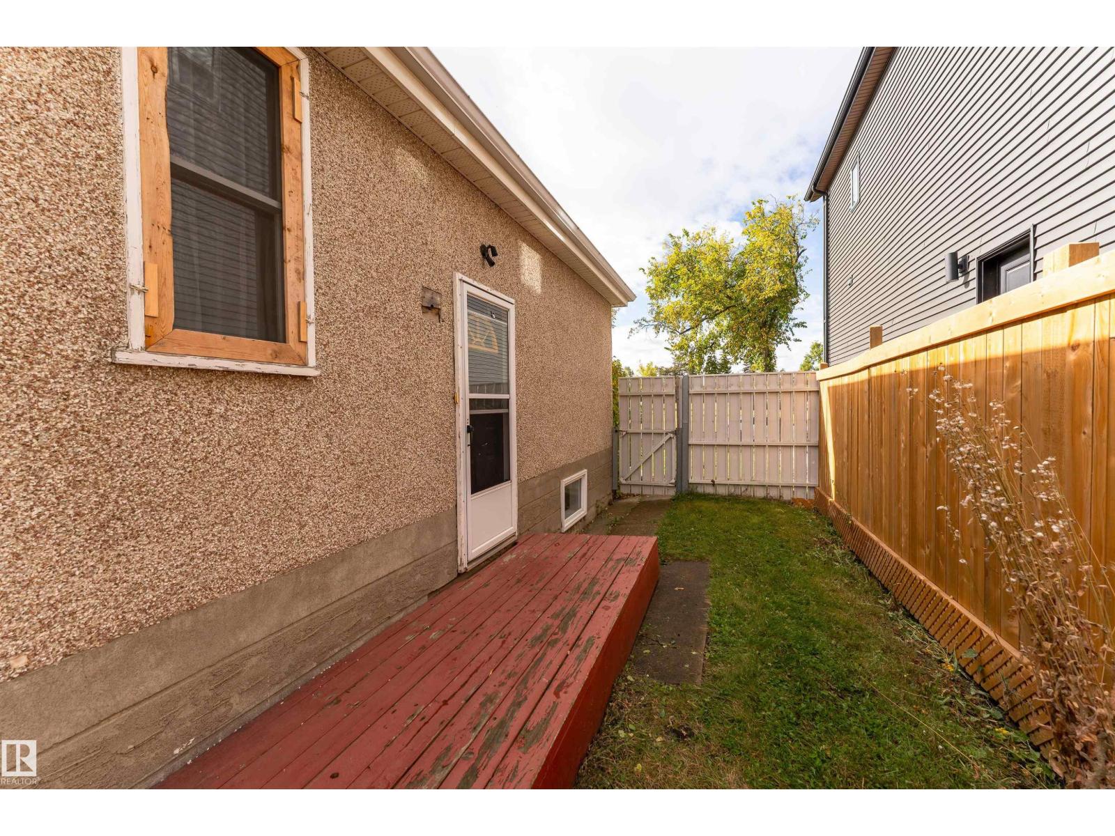 10719 132 ST NW, Edmonton — photo 36