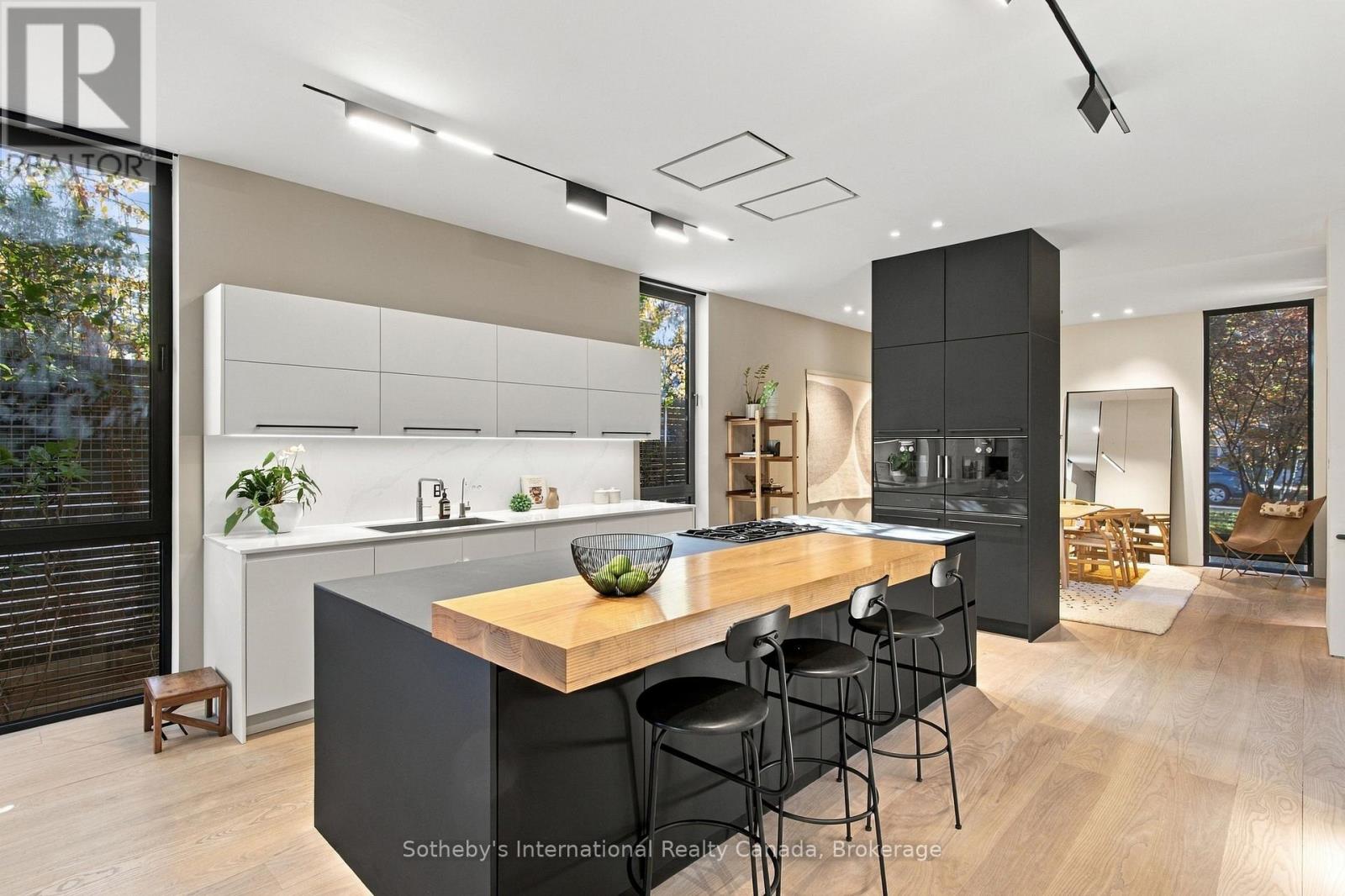 32 AHRENS STREET W, Kitchener — photo 6
