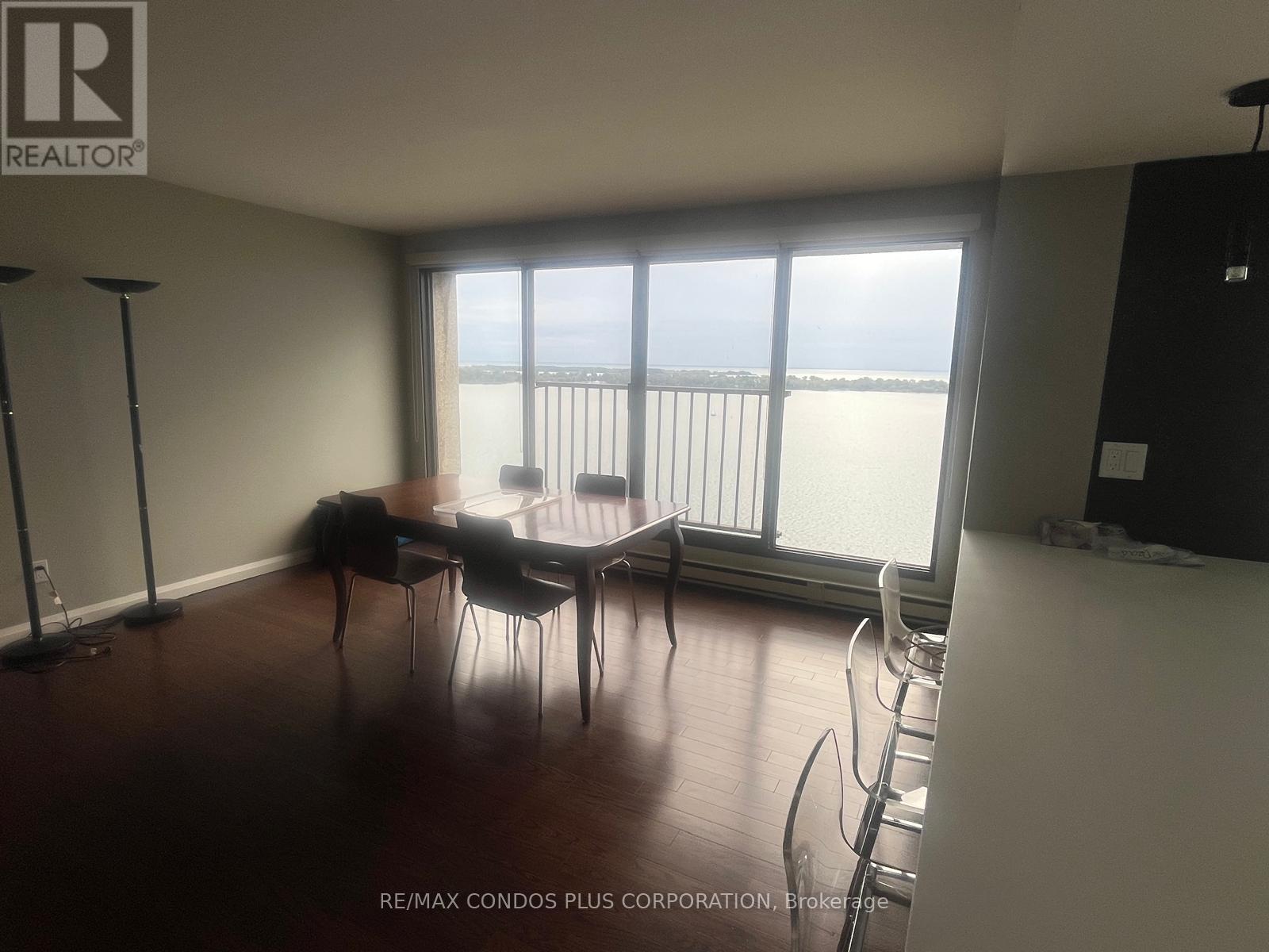 2302 - 65 HARBOUR SQUARE, Toronto (Waterfront Communities) — photo 5