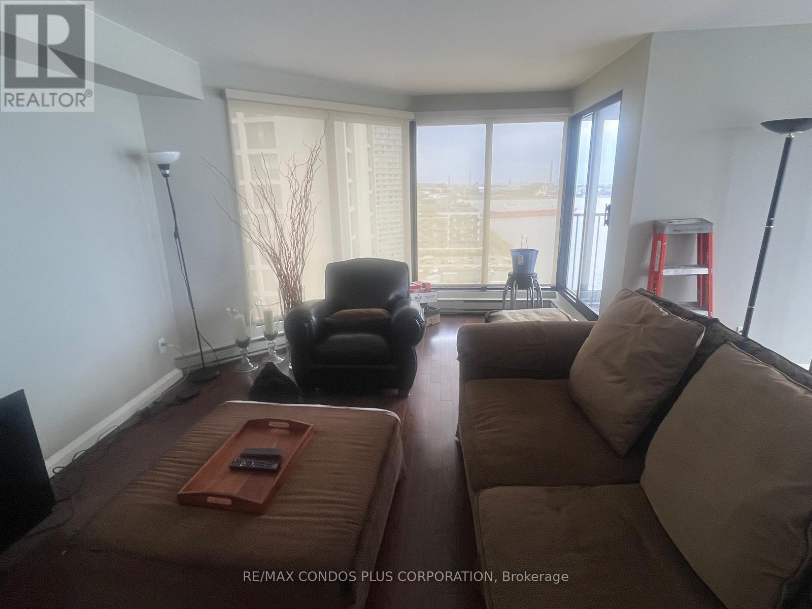2302 - 65 HARBOUR SQUARE, Toronto (Waterfront Communities) — photo 6