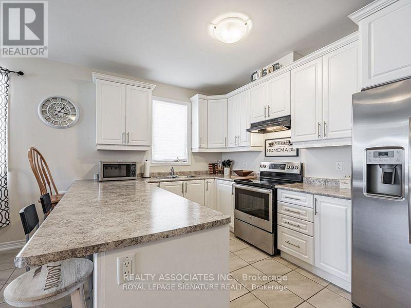 64 Pedwell Street, Clarington, ON photo 11