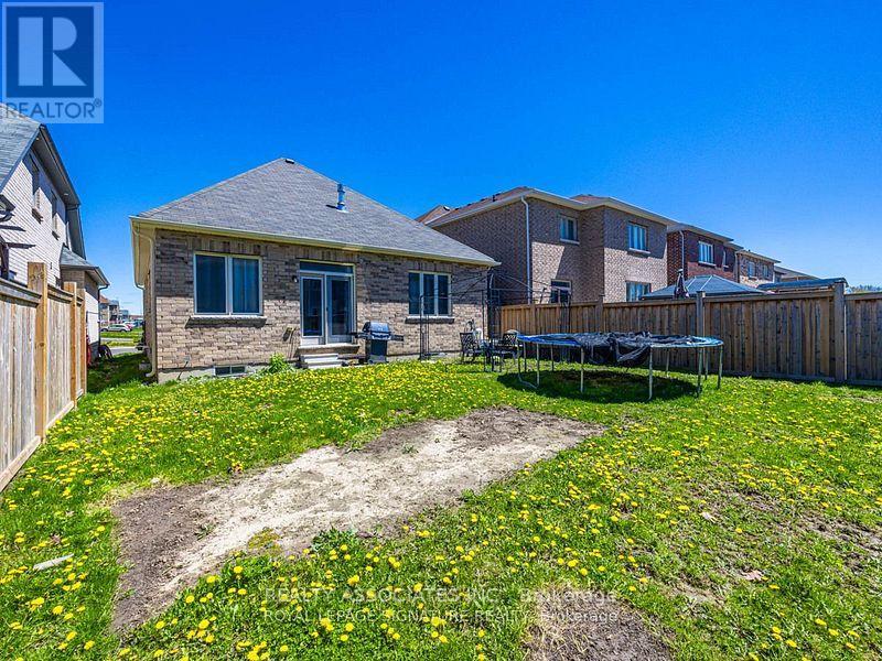 64 Pedwell Street, Clarington, ON photo 19